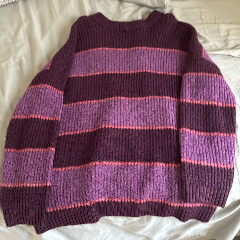 Women’s american eagle sweater